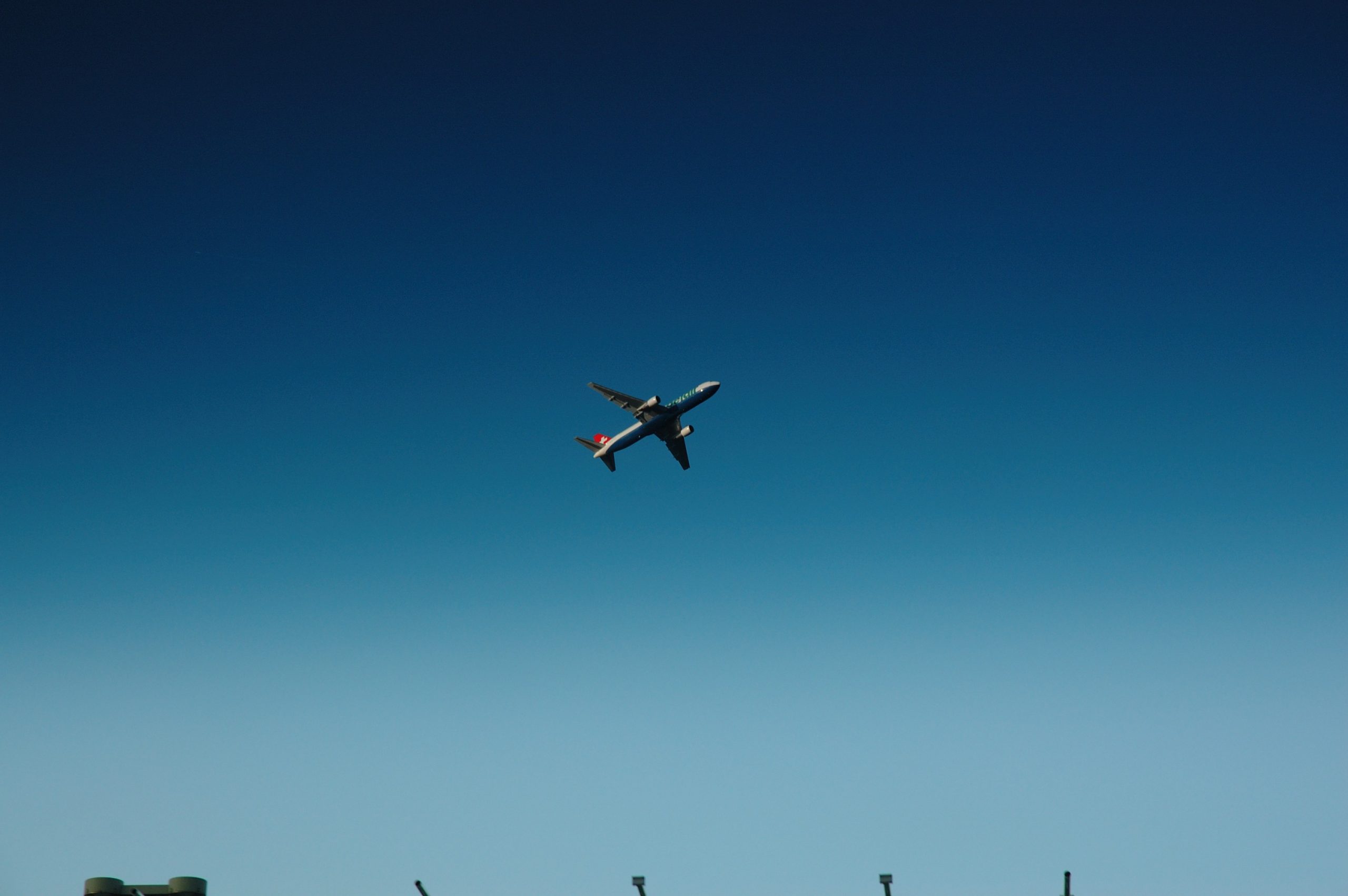 Abhebendes Flugzeug